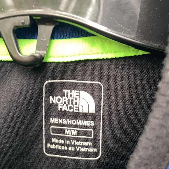 The North Face 1/4 zip base layer - Picture 3 of 3